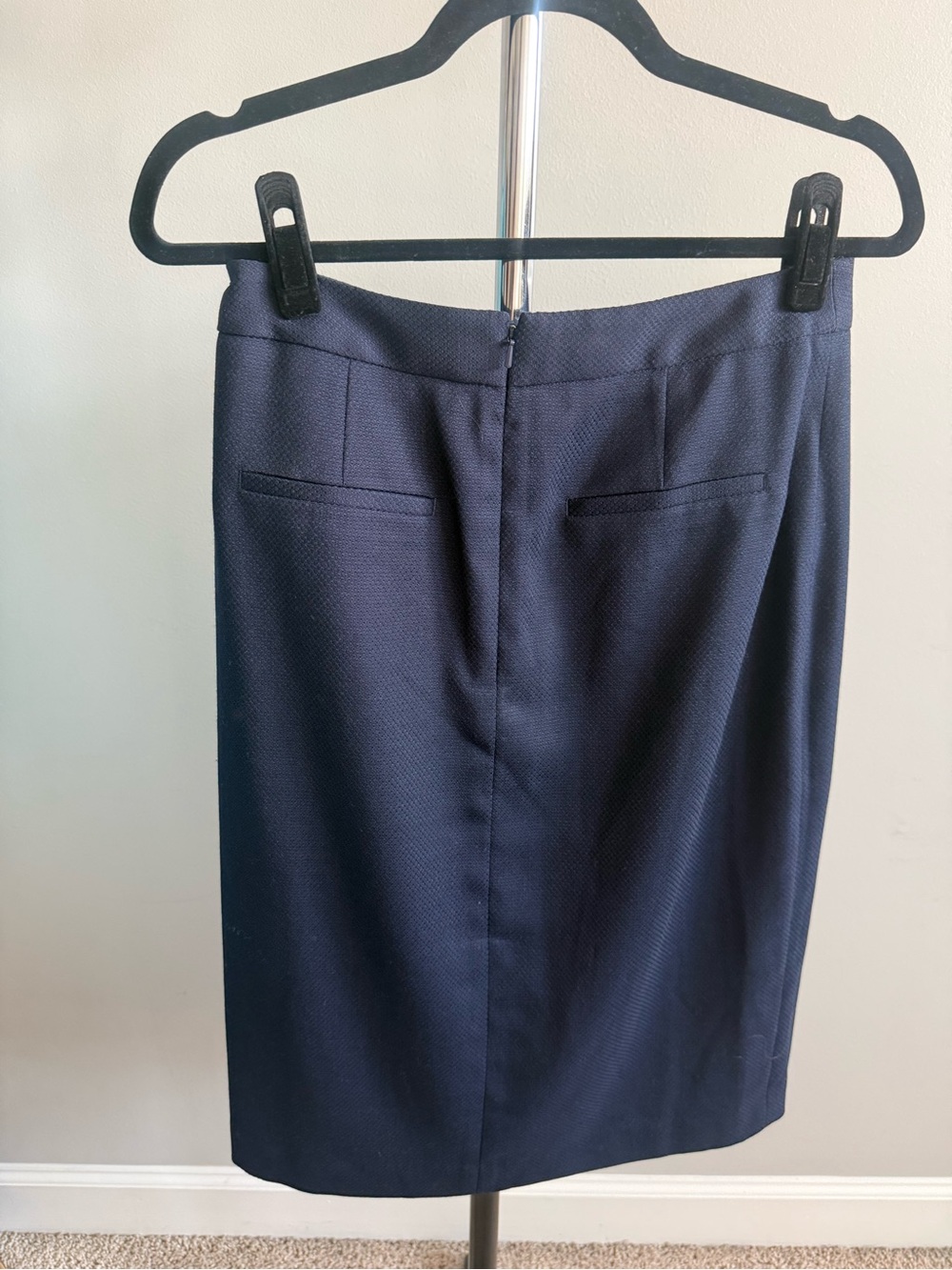 Reiss Hallie Textured Pencil Midi Suit Skirt in Navy - Picture 5 of 9